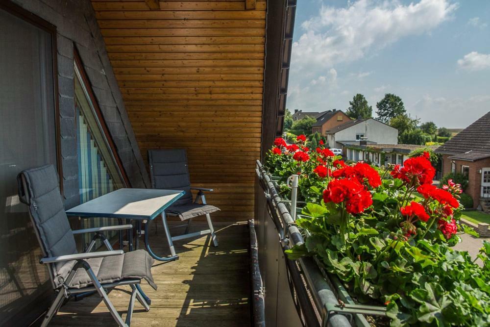 Zwei Ferienwohnungen Ankerpatz 70 Qm Mit Loggia & Puppenstube 50 Qm Mit Gartenterrasse In Hagenburg Naehe Steinhuder Meer エクステリア 写真