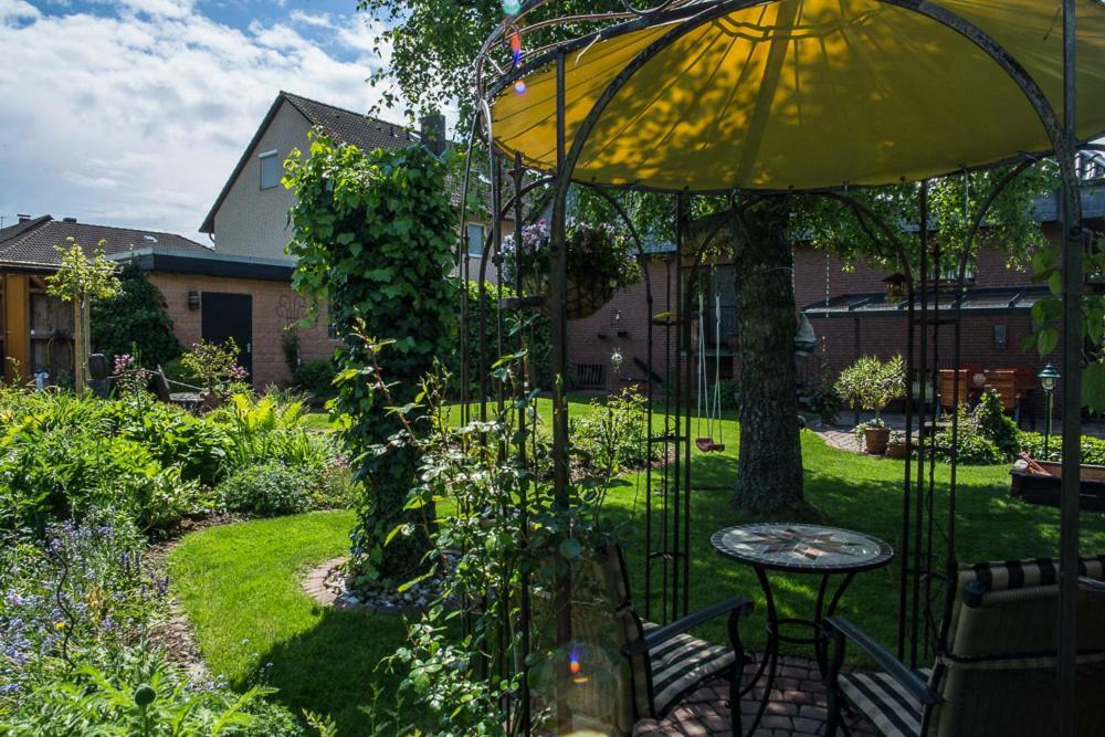 Zwei Ferienwohnungen Ankerpatz 70 Qm Mit Loggia & Puppenstube 50 Qm Mit Gartenterrasse In Hagenburg Naehe Steinhuder Meer エクステリア 写真